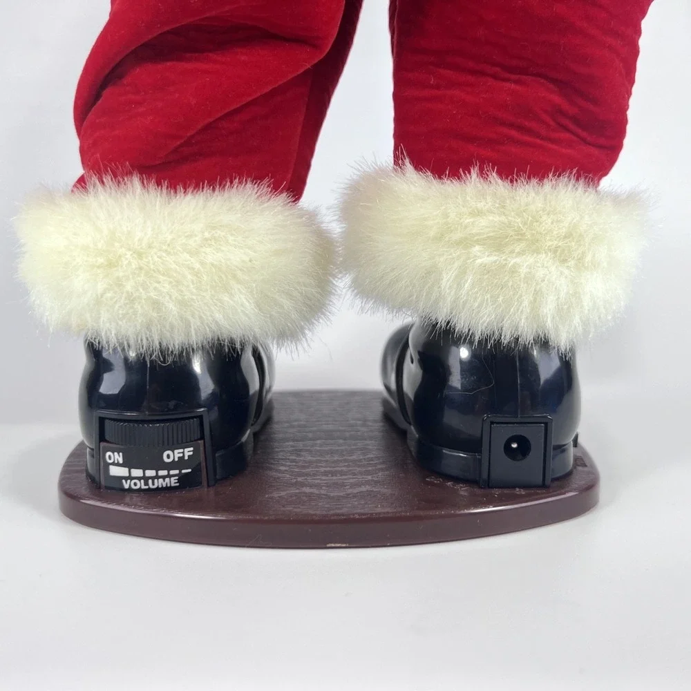 VTG 1998 Jingle Bell Rock Santa Dancing‎ Musical Figure 16